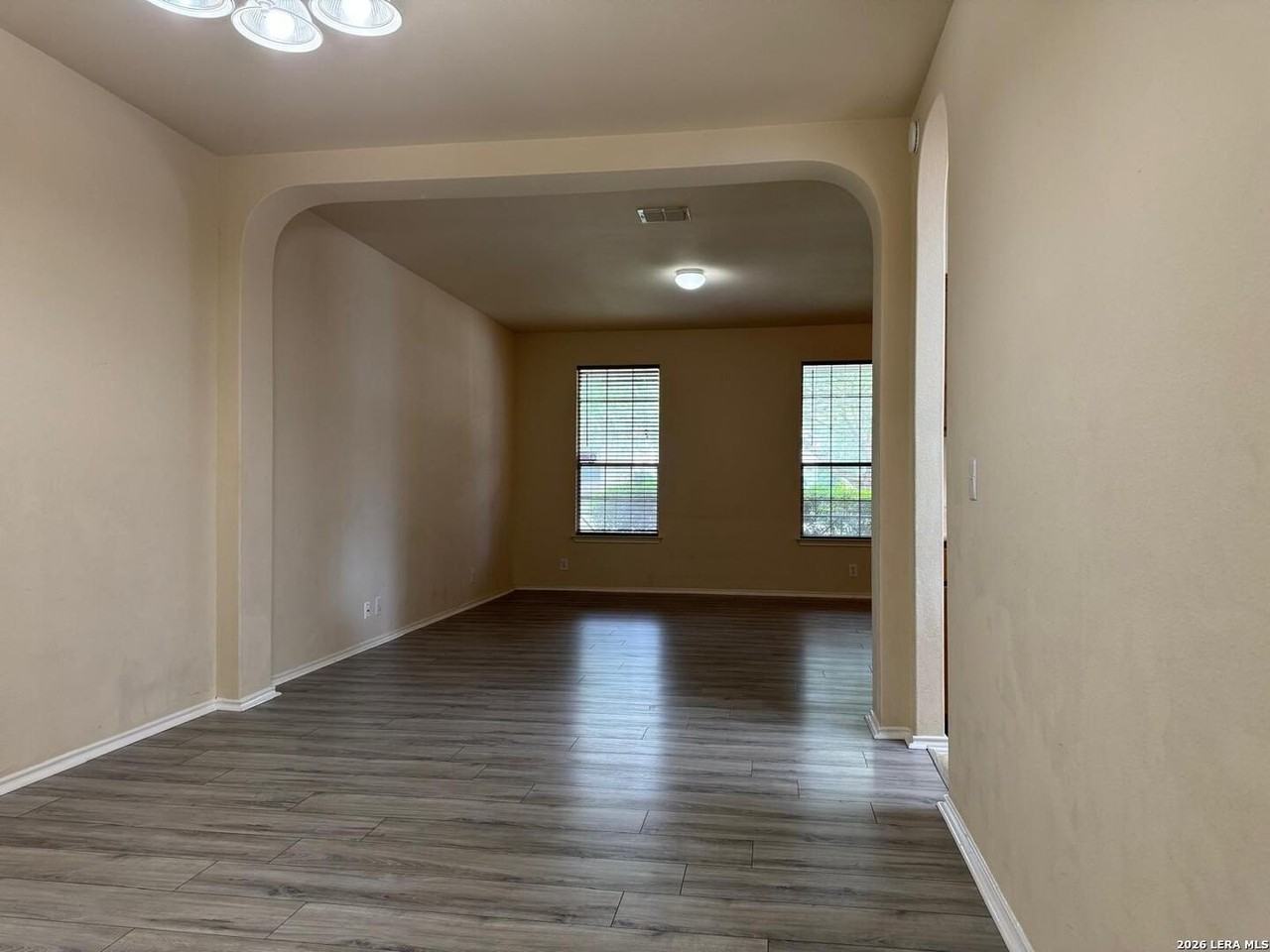 4526 Darien Vis - Photo 7 of 28