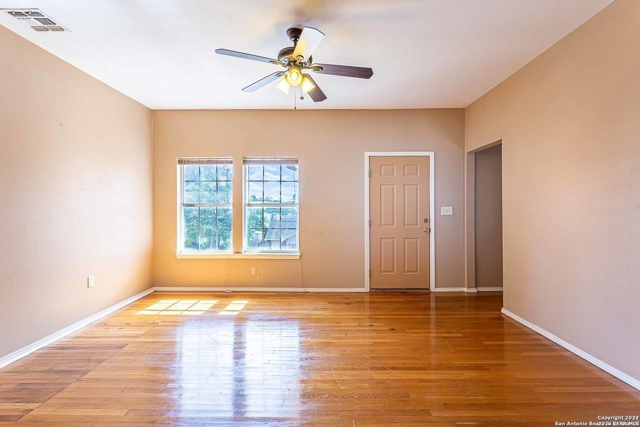 611 W Ridgewood Ct #2 - Photo 4 of 12