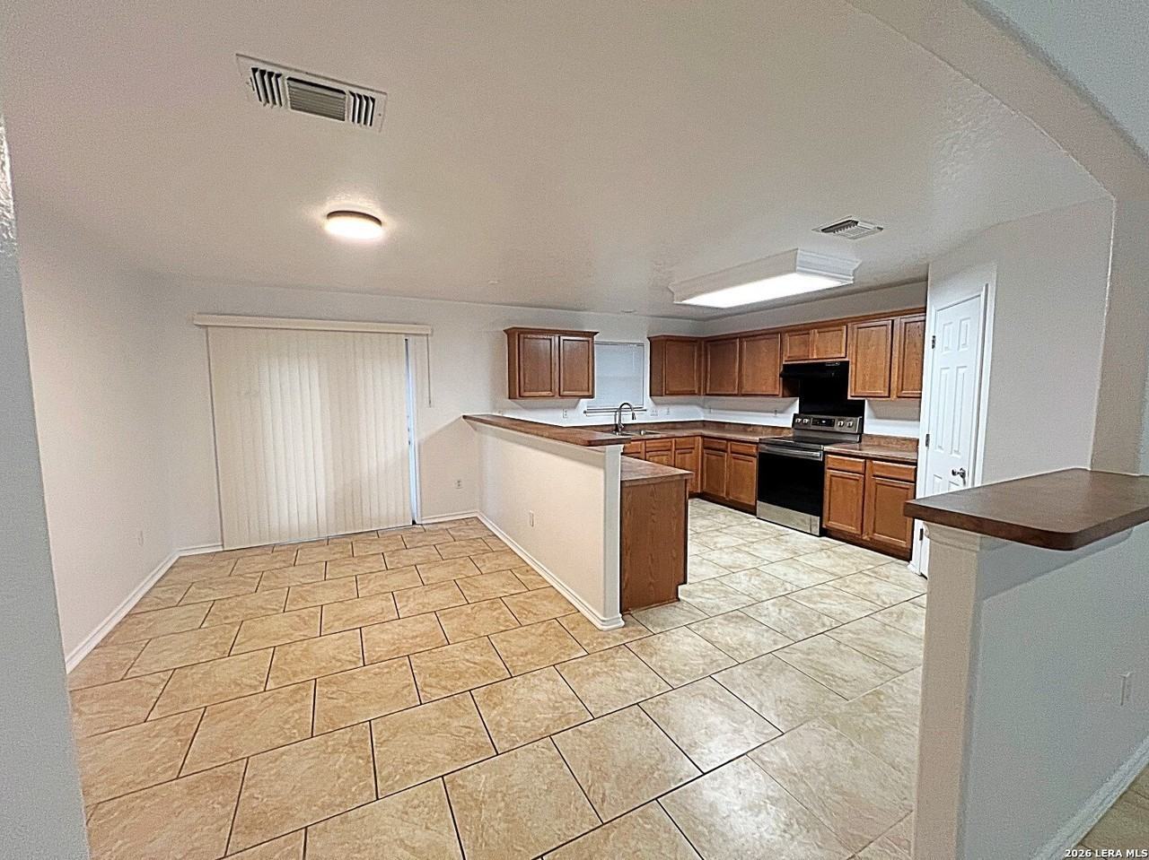 2119 Mobeetie Trl - Photo 5 of 34