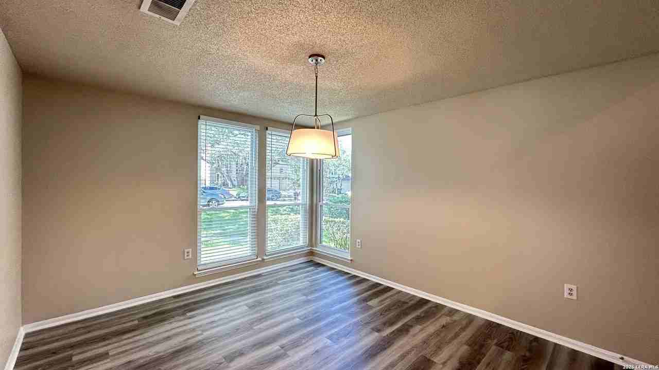 2410 Gem Oak - Photo 4 of 47