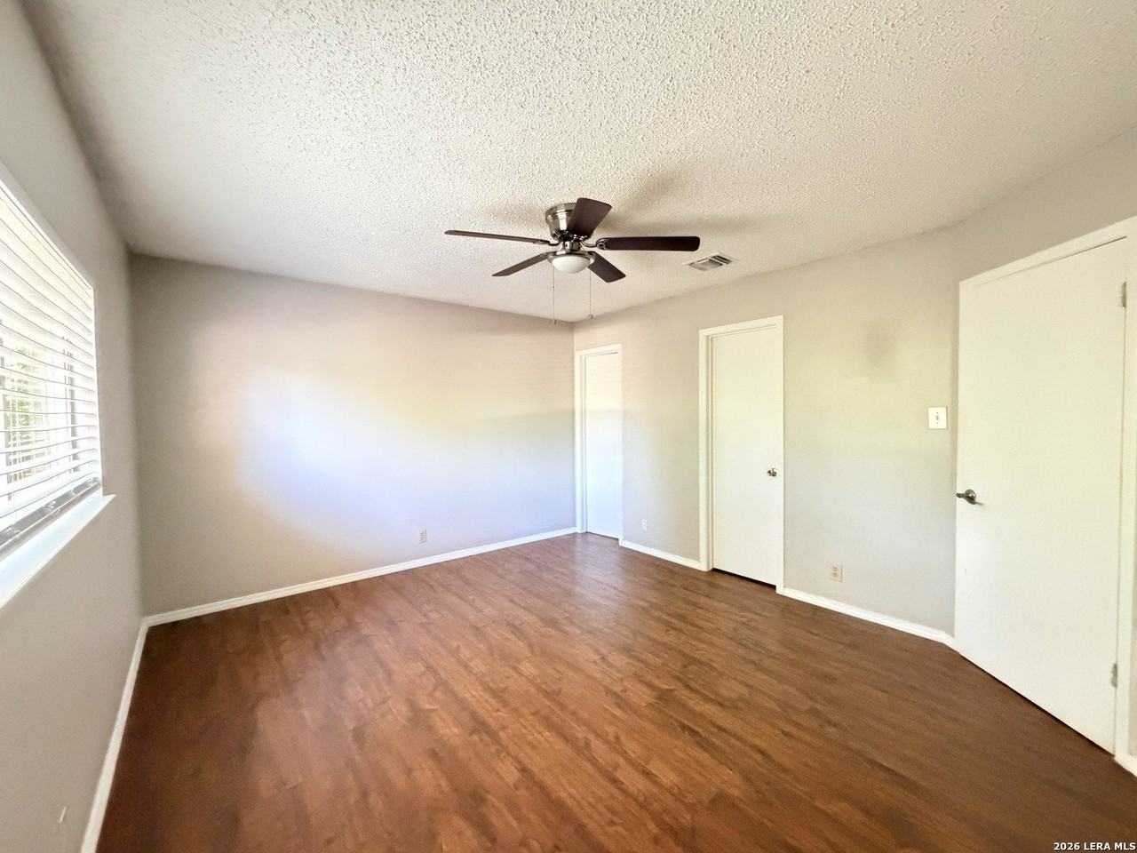 7423 Corian Park Dr - Photo 7 of 20