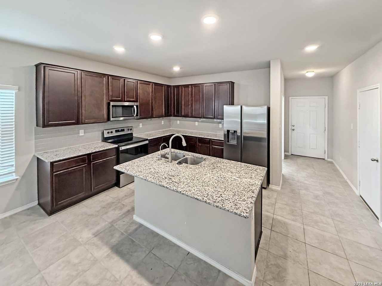 9231 Yaya Rd - Photo 2 of 28