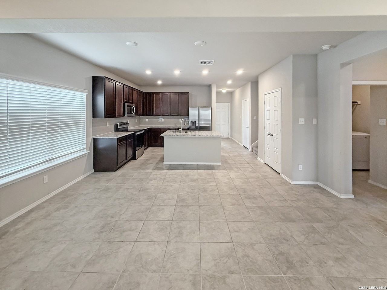 9231 Yaya Rd - Photo 3 of 28