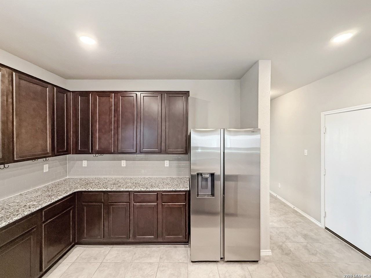 9231 Yaya Rd - Photo 5 of 28