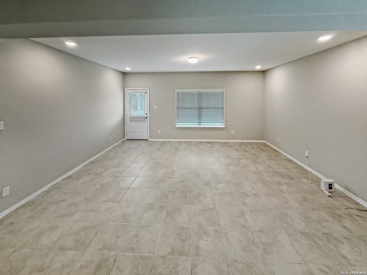 9231 Yaya Rd - Photo 6 of 28
