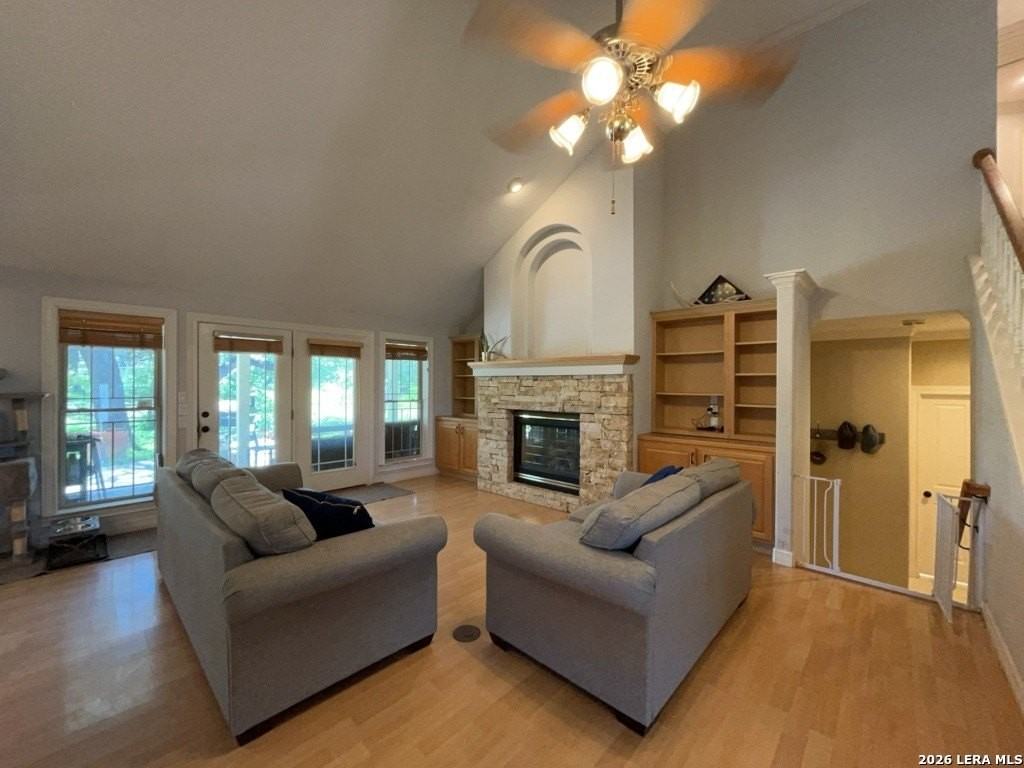 1000 Dresden Wood Dr - Photo 5 of 47