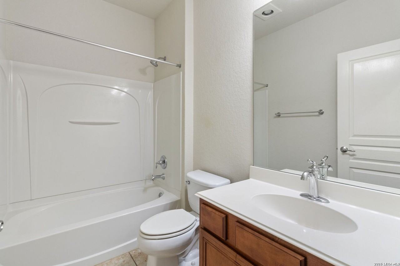8143 Prospect Pt - Photo 4 of 15