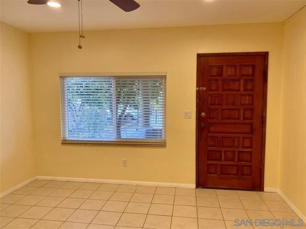 3725 Arizona St - Photo 4 of 5