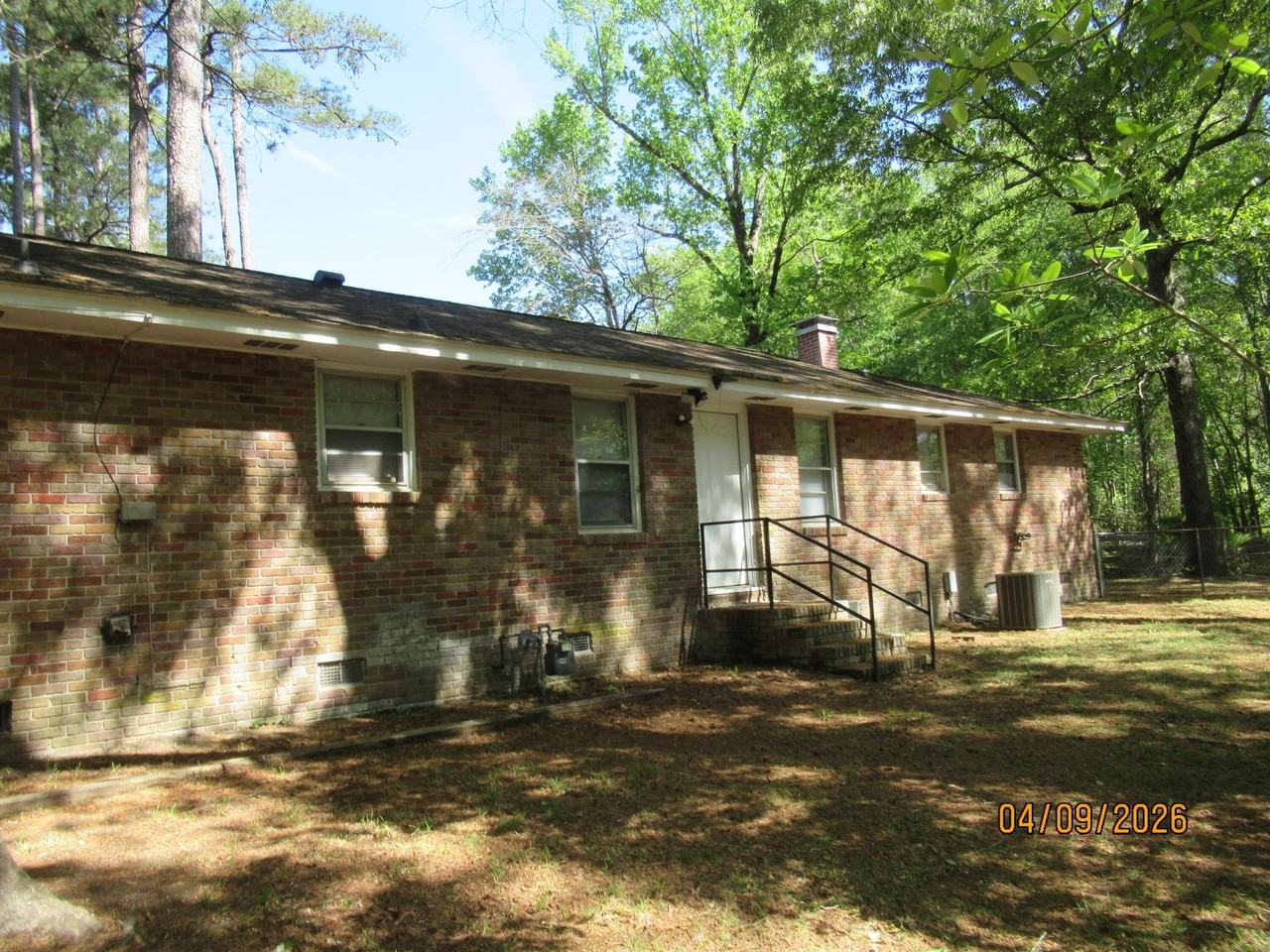 523 Colonial Dr - Photo 2 of 37
