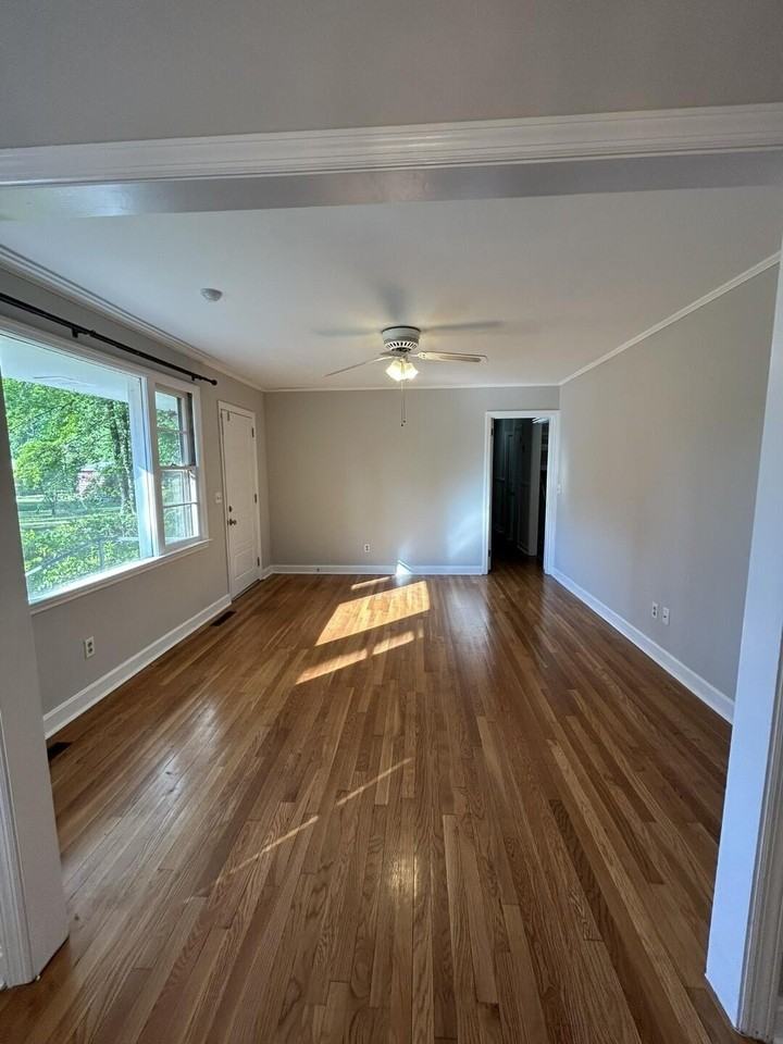 523 Colonial Dr - Photo 3 of 37