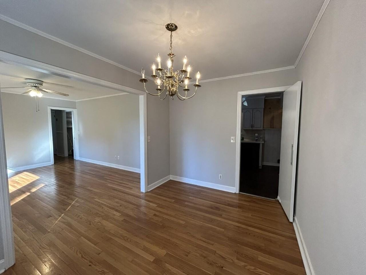 523 Colonial Dr - Photo 4 of 37