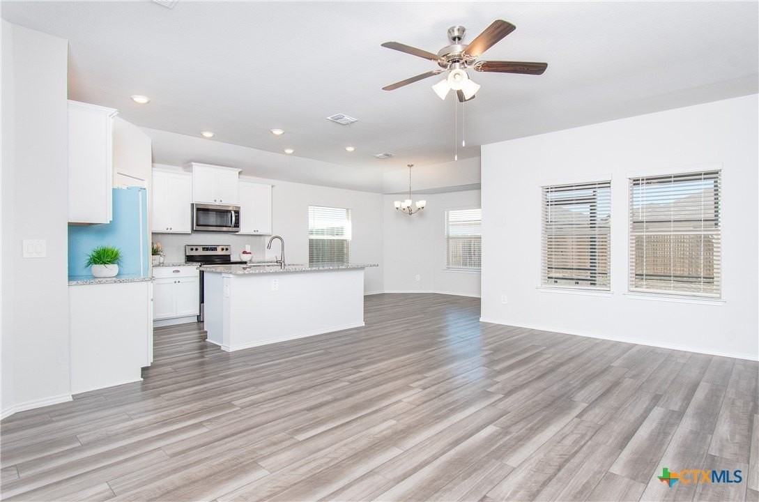 2353 Aylesbury Dr - Photo 3 of 25
