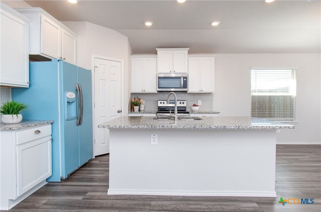 2353 Aylesbury Dr - Photo 6 of 25
