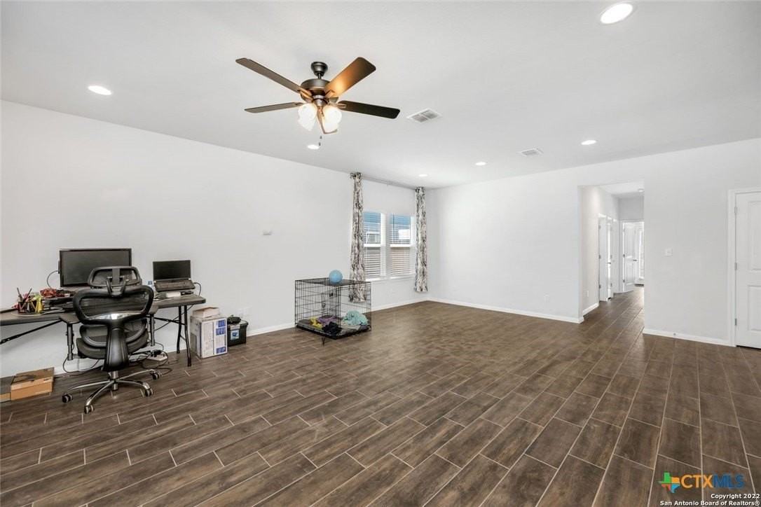 1121 Esplanade Pkwy - Photo 4 of 12