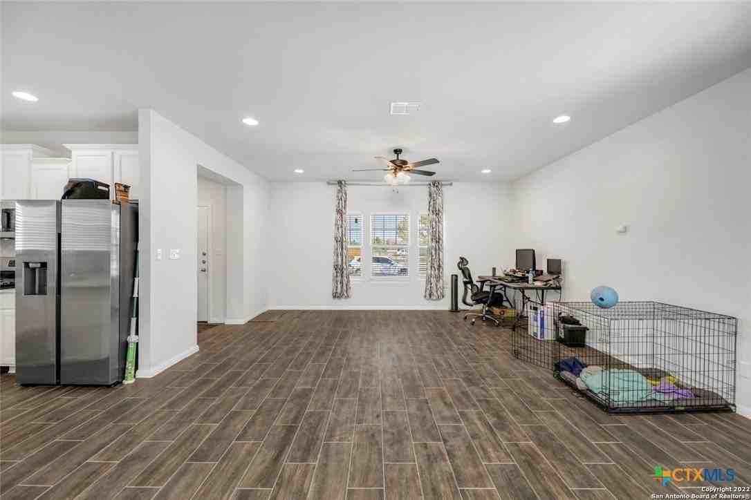 1121 Esplanade Pkwy - Photo 5 of 12