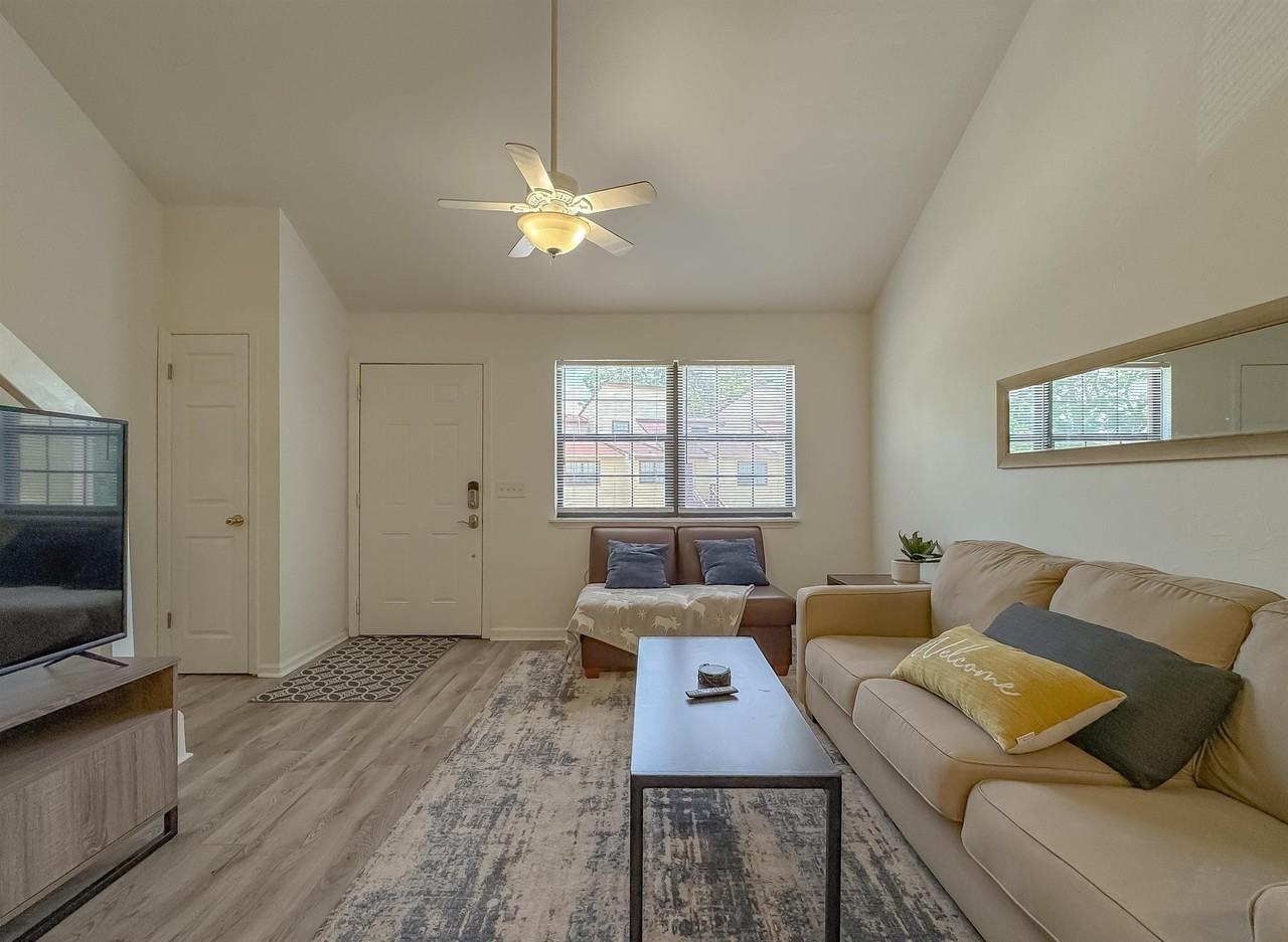 1330 Warrior Way - Photo 6 of 48