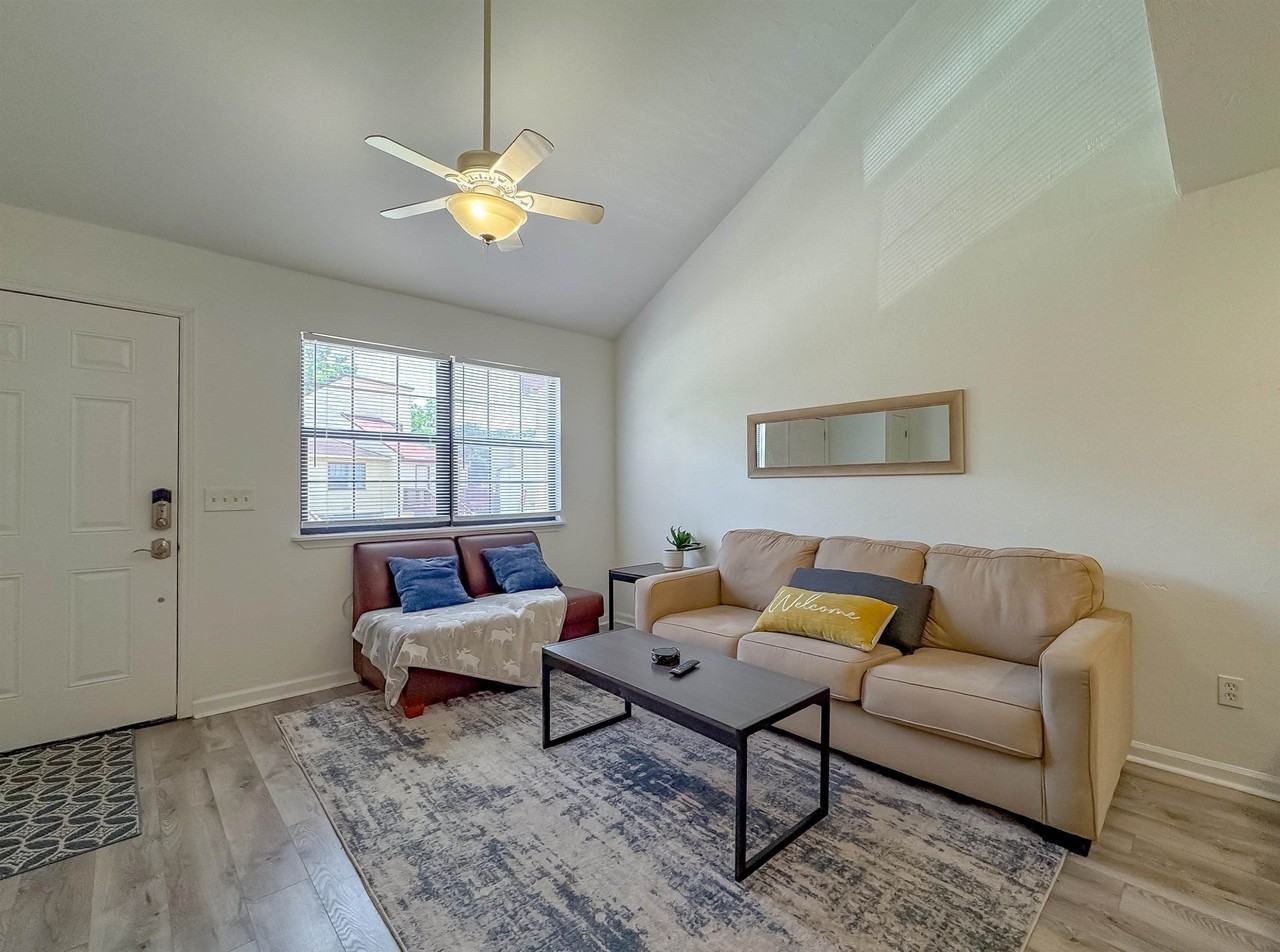 1330 Warrior Way - Photo 7 of 48
