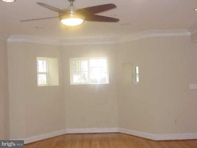13 S St Ne #A - Photo 2 of 8