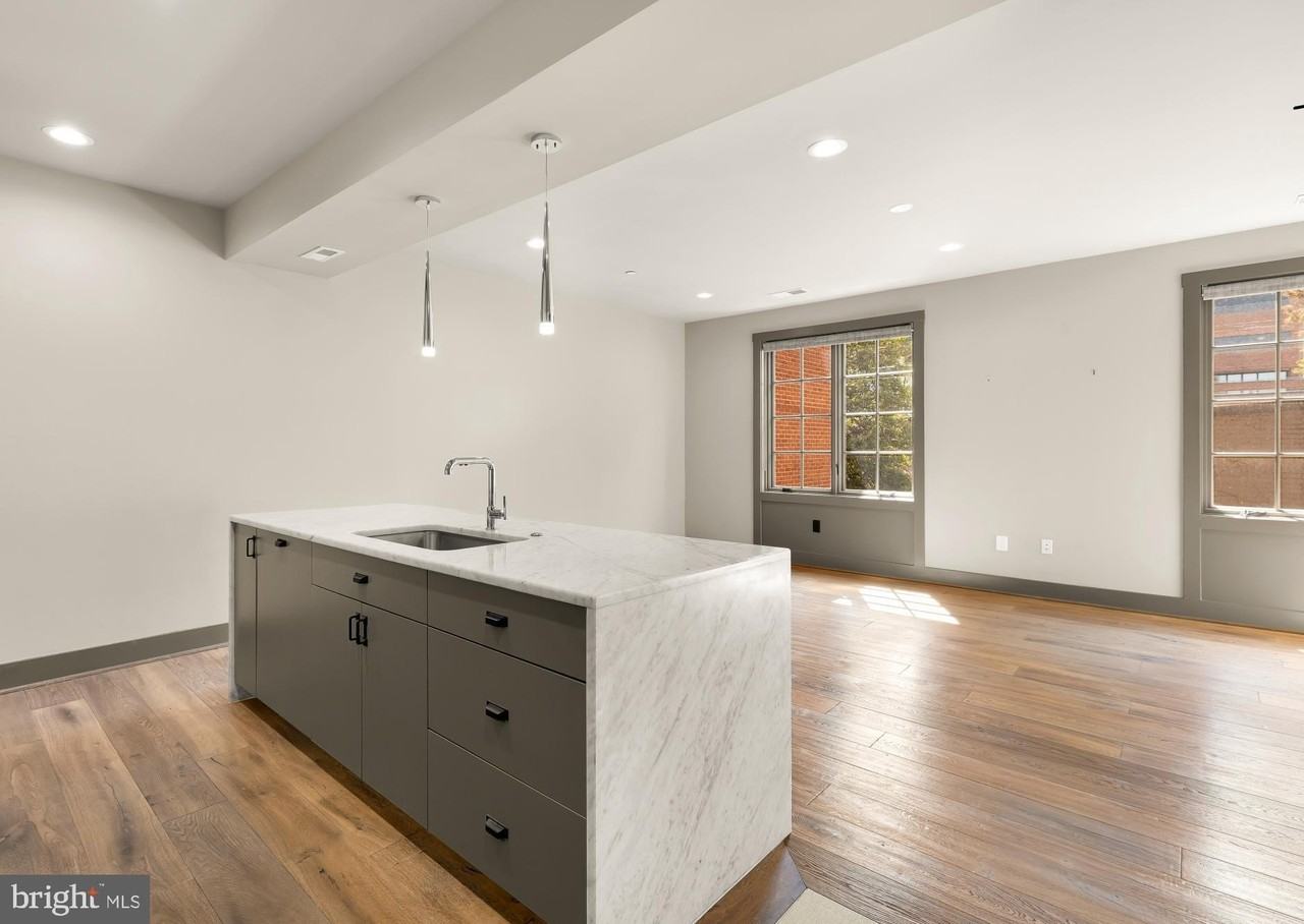 3220 Grace St Nw #5 - Photo 3 of 31