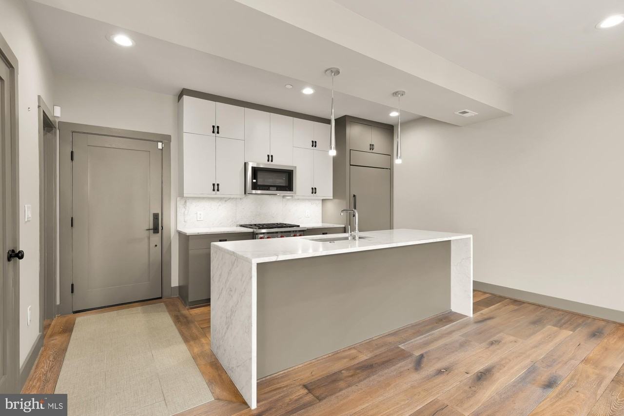 3220 Grace St Nw #5 - Photo 4 of 31
