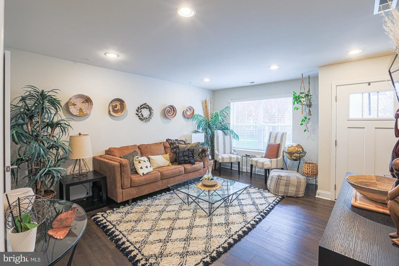 7104 Druce Way - Photo 2 of 31