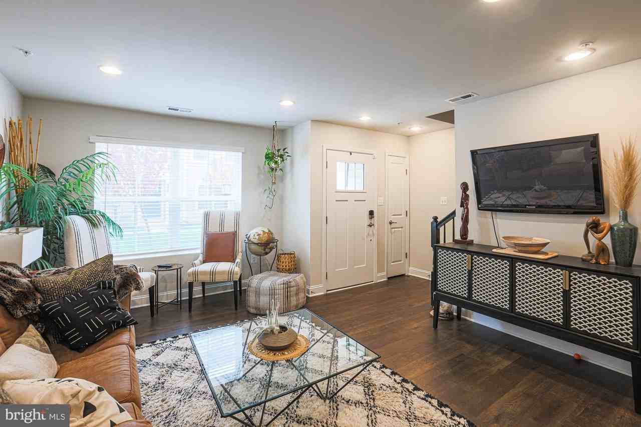 7104 Druce Way - Photo 3 of 31