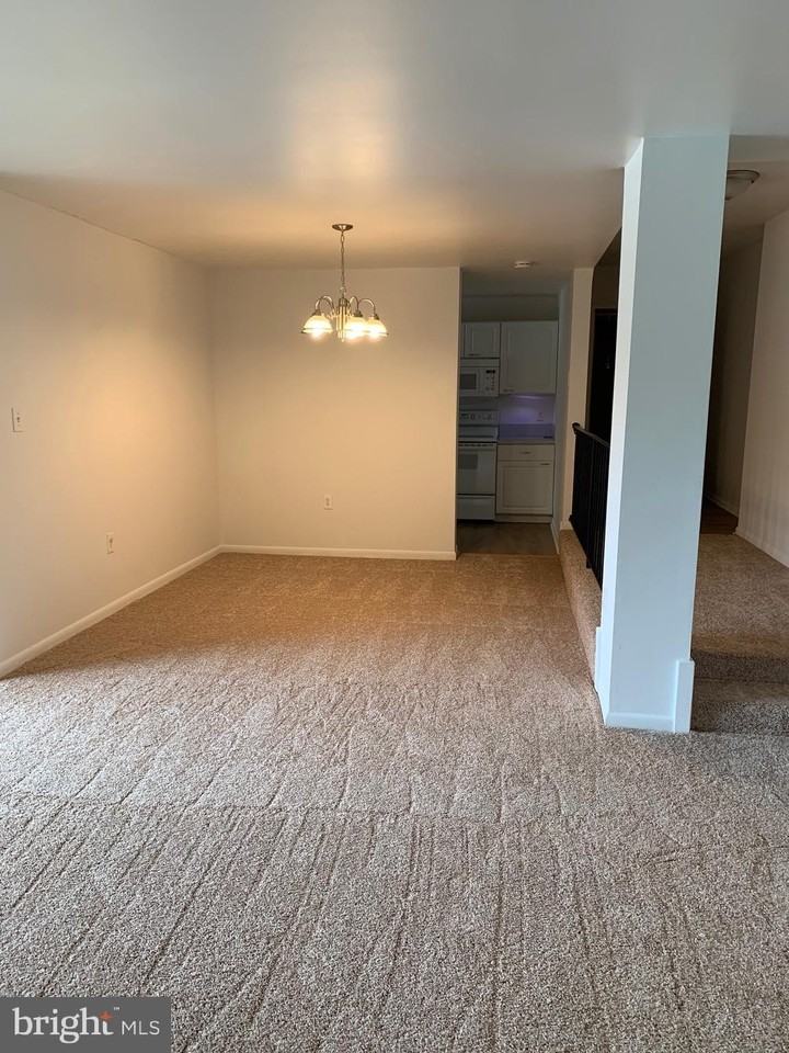 15704 Dorset Rd #144 - Photo 4 of 14