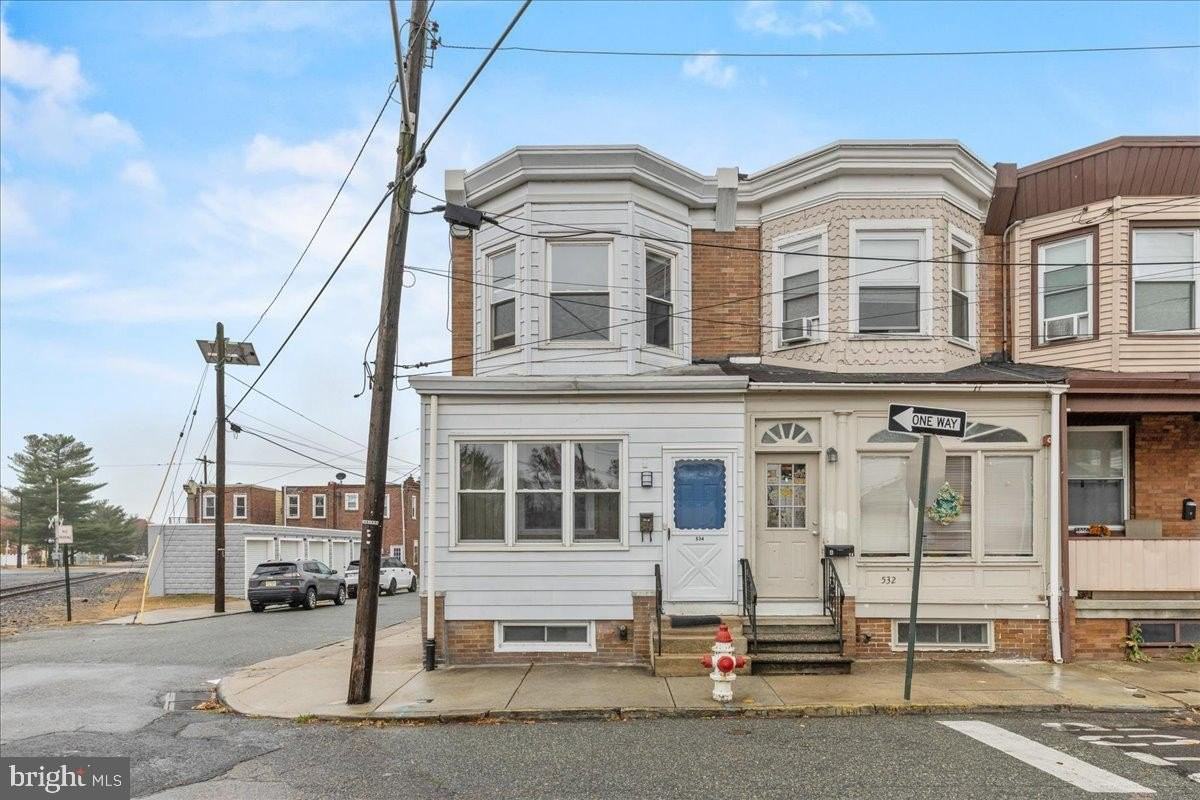 534 Bergen St - Photo 2 of 16