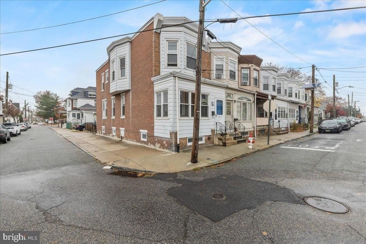 534 Bergen St - Photo 3 of 16