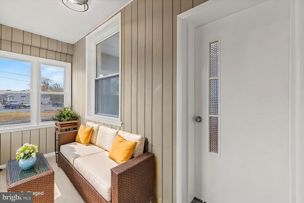 534 Bergen St - Photo 4 of 16
