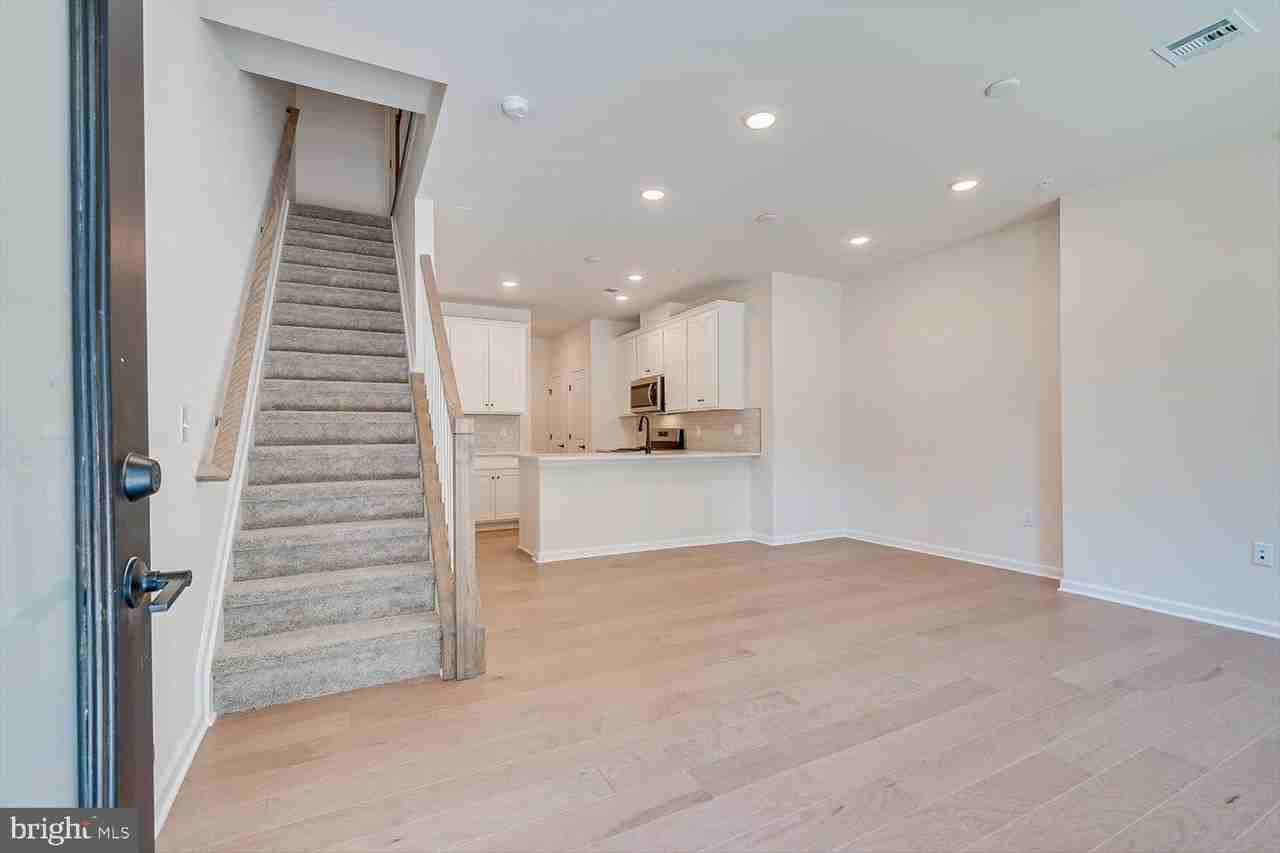 323 Sadie Cir - Photo 4 of 29