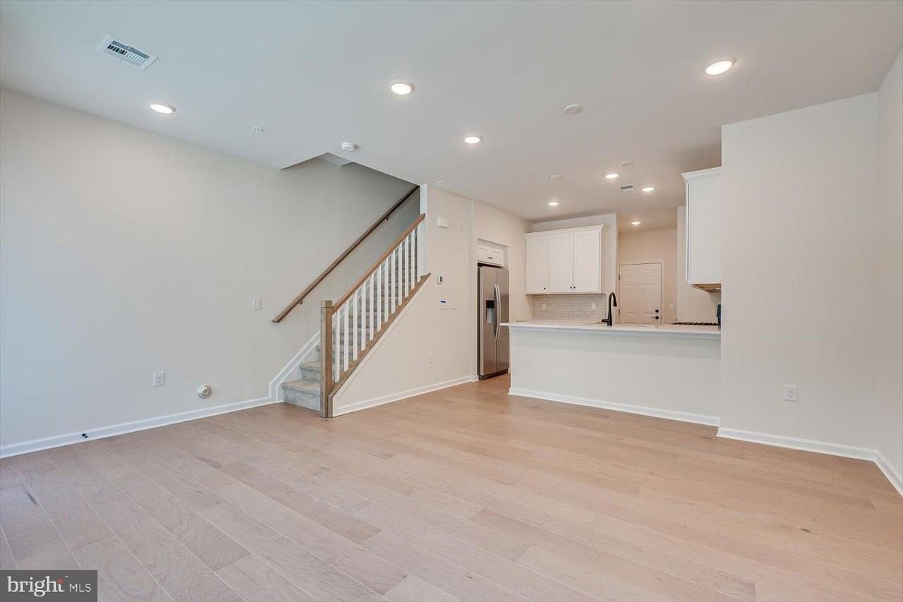 323 Sadie Cir - Photo 6 of 29