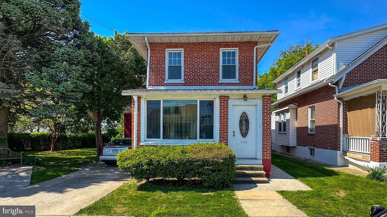 232 Carroll St #2ndFL - Photo 2 of 13
