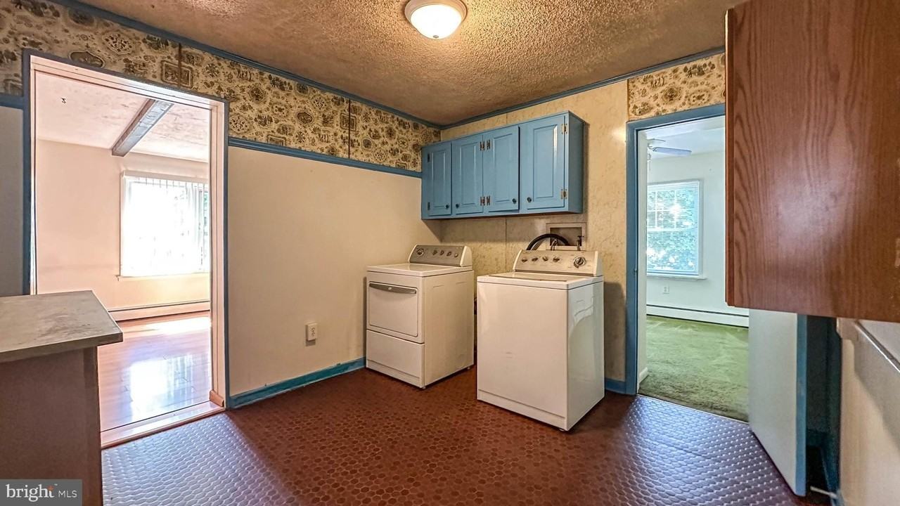 232 Carroll St #2ndFL - Photo 7 of 13