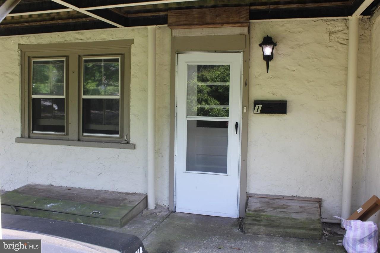 147 S Main St - Photo 3 of 24