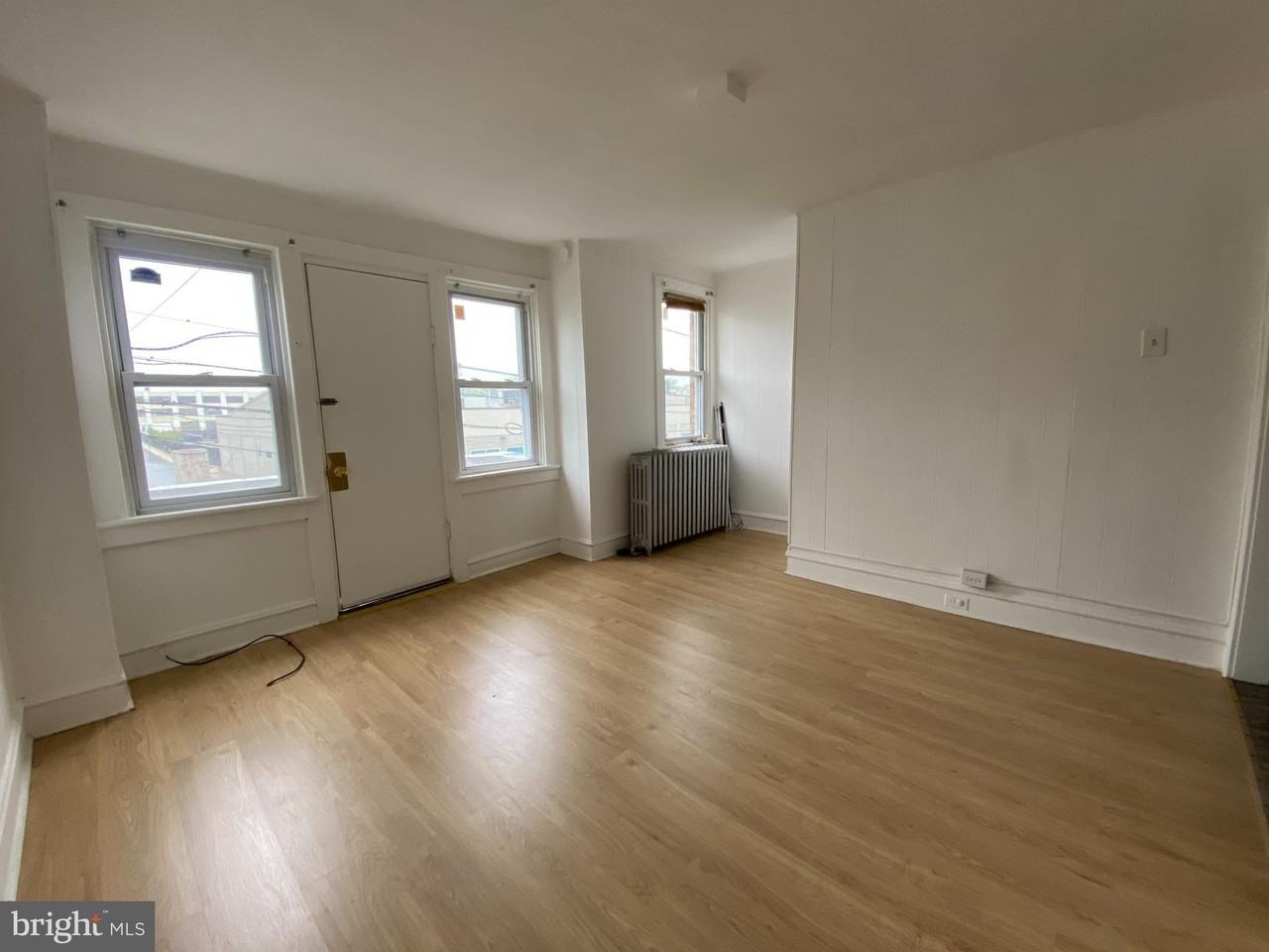 217 Sansom St - Photo 6 of 13