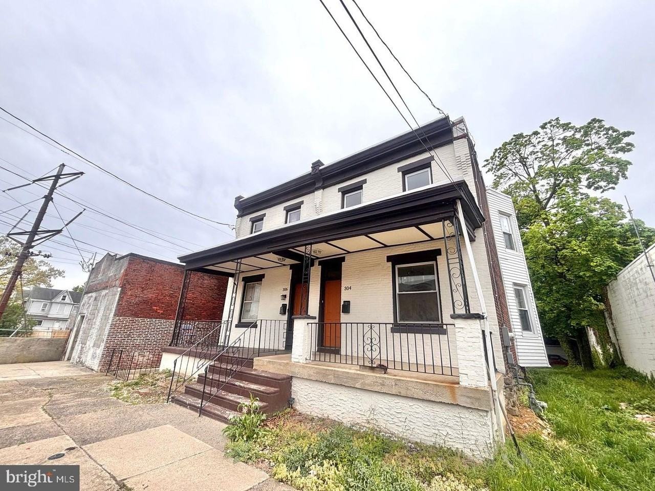 304 S 3rd St - Photo 2 of 15