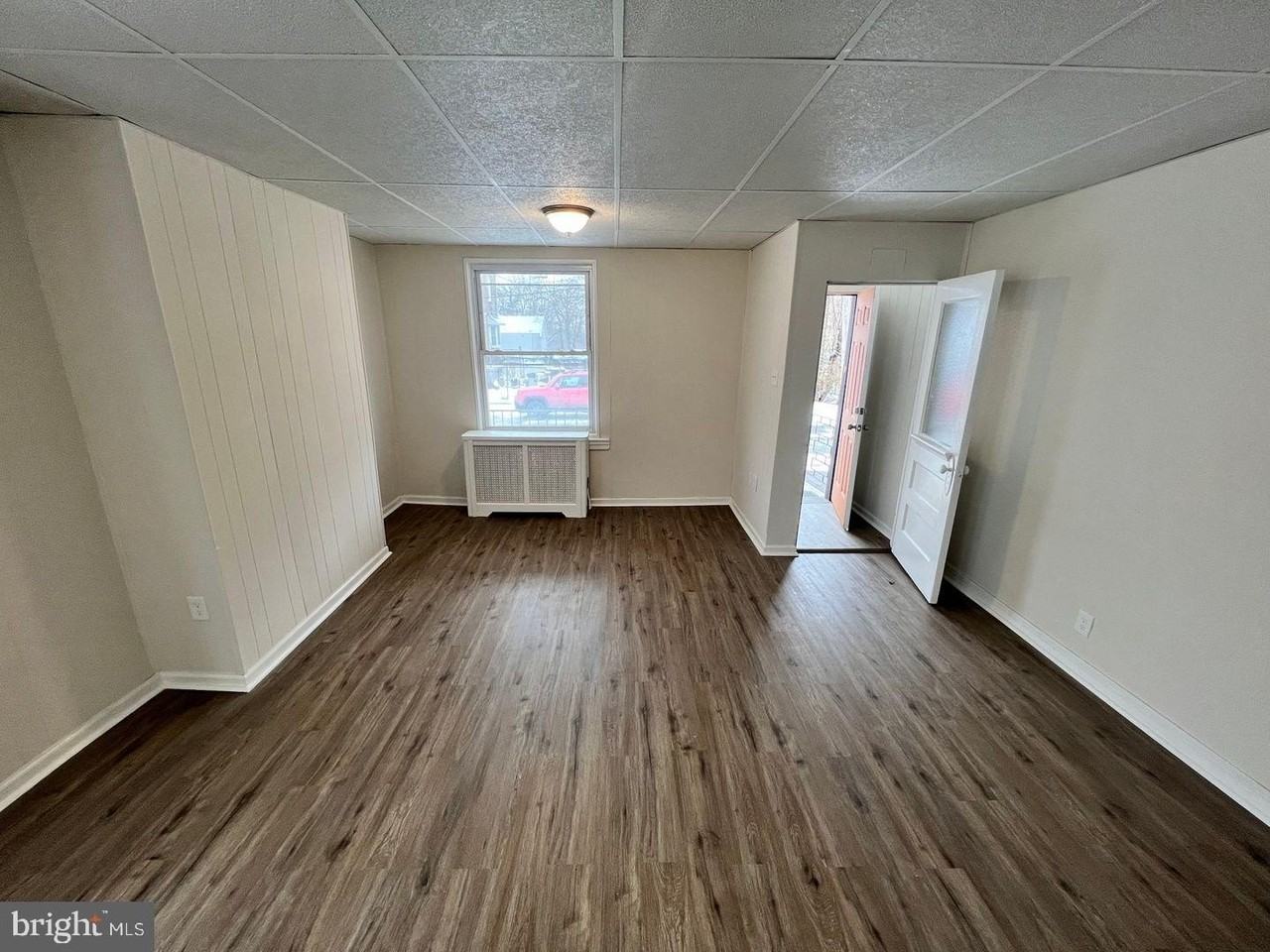 304 S 3rd St - Photo 4 of 15