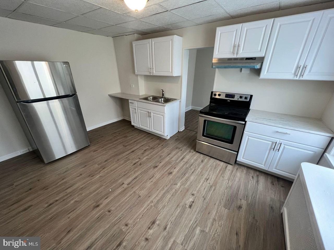 304 S 3rd St - Photo 6 of 15