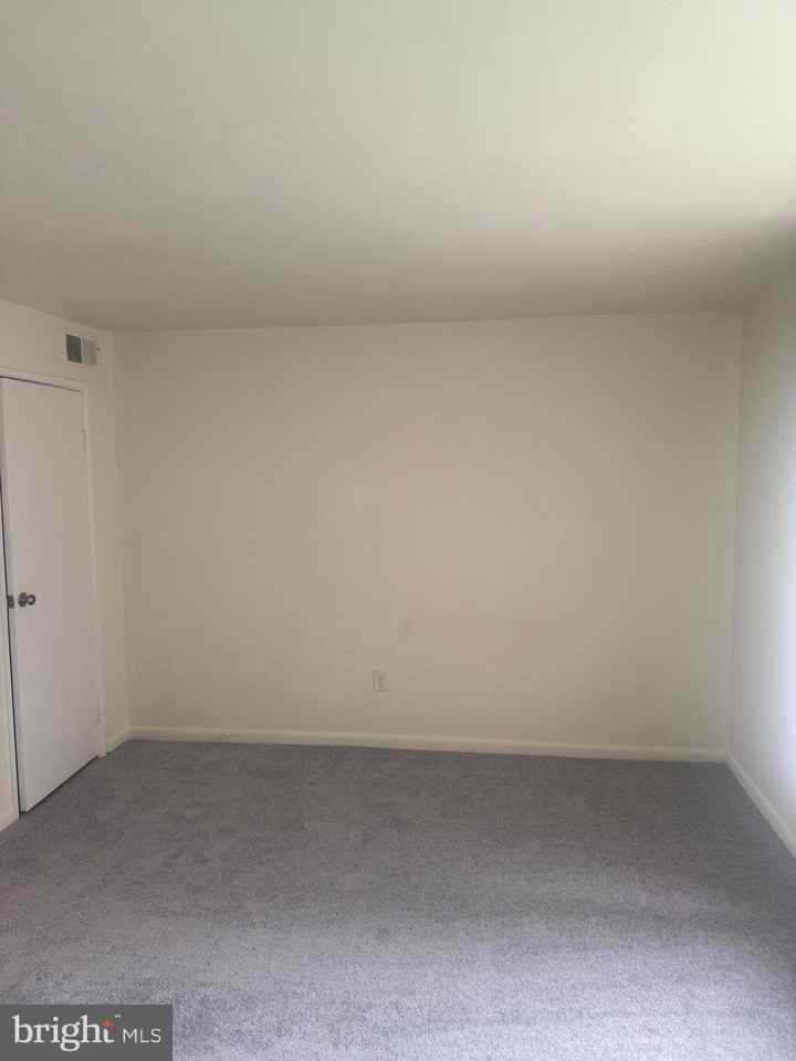 74 Lancaster Est - Photo 3 of 6