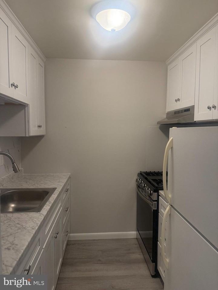74 Lancaster Est - Photo 4 of 6