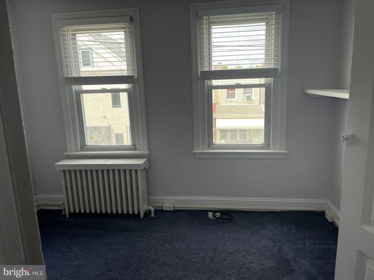 259 Iona Ave - Photo 7 of 8
