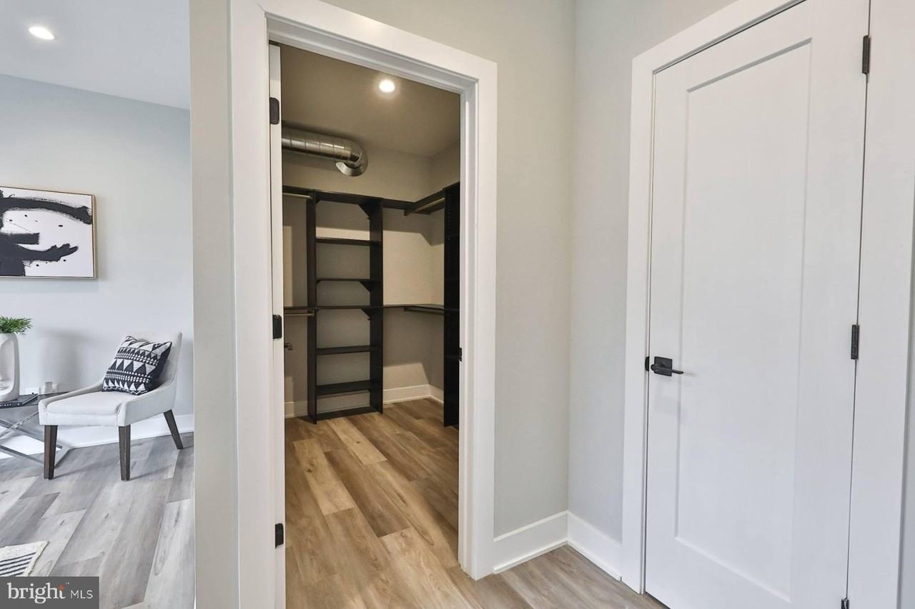 1612 Cambridge St #203 - Photo 4 of 23