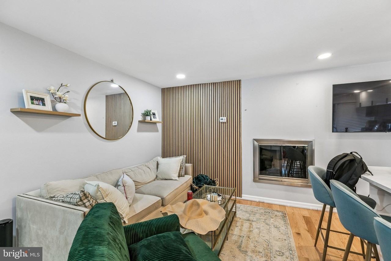 1130 Lombard St - Photo 4 of 45