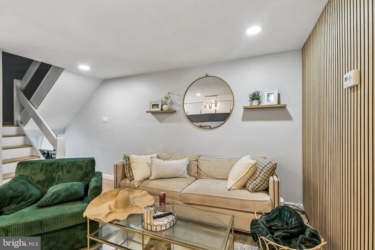 1130 Lombard St - Photo 5 of 45