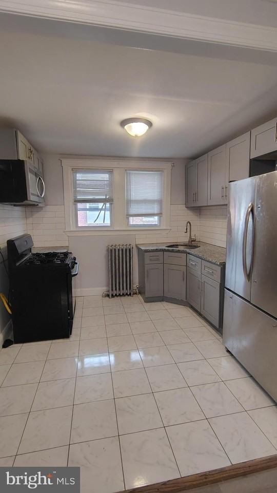 5944 Palmetto St - Photo 7 of 14