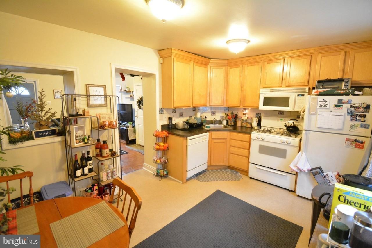 4531 Saint Davids St - Photo 5 of 17