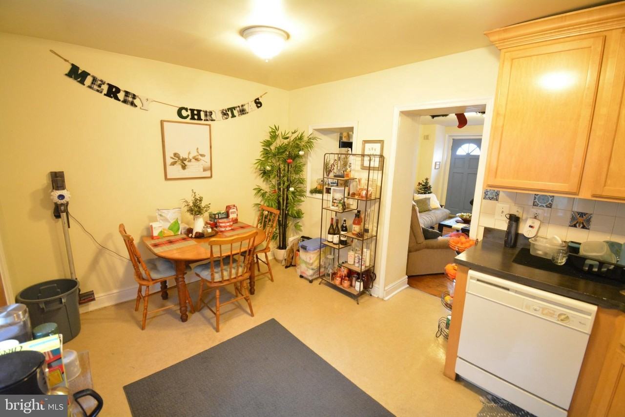 4531 Saint Davids St - Photo 6 of 17
