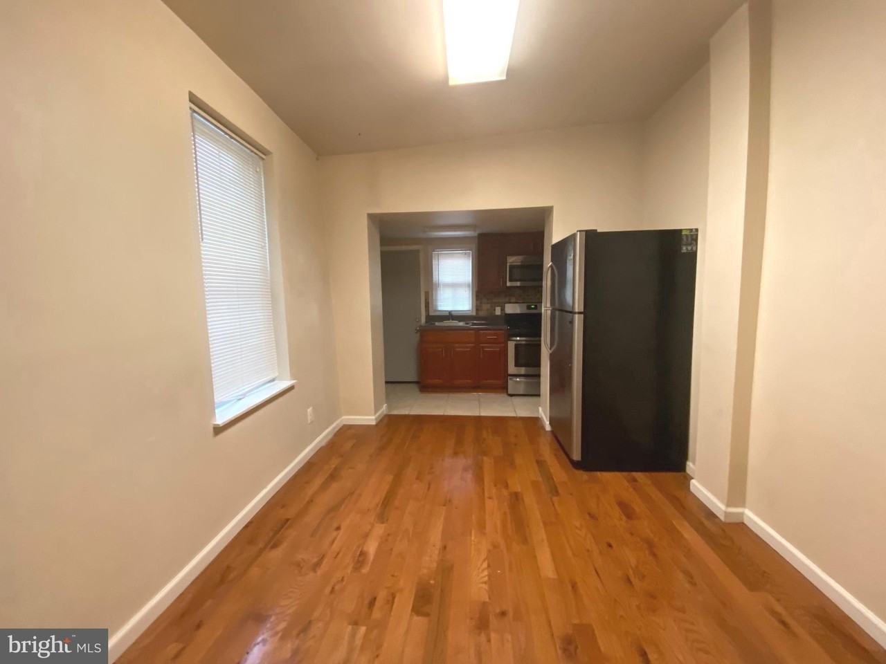 342 Gladstone St - Photo 4 of 13