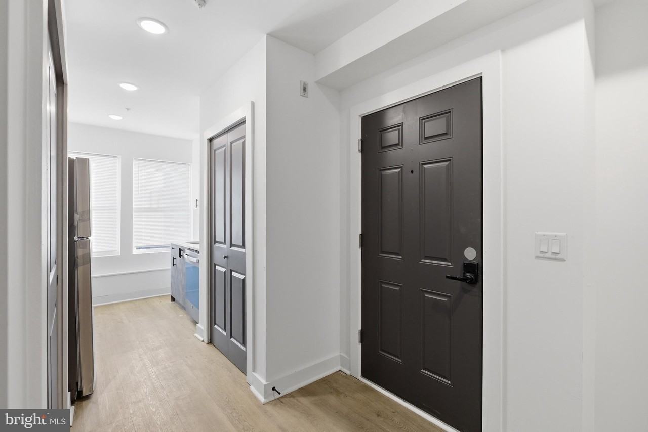 630 W Cumberland St #1 - Photo 2 of 17
